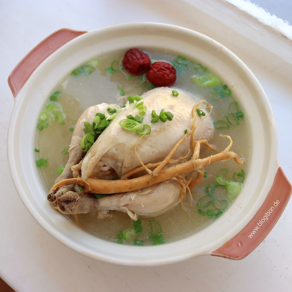 koreanische huehnersuppe mit gingseng samgyetang 1